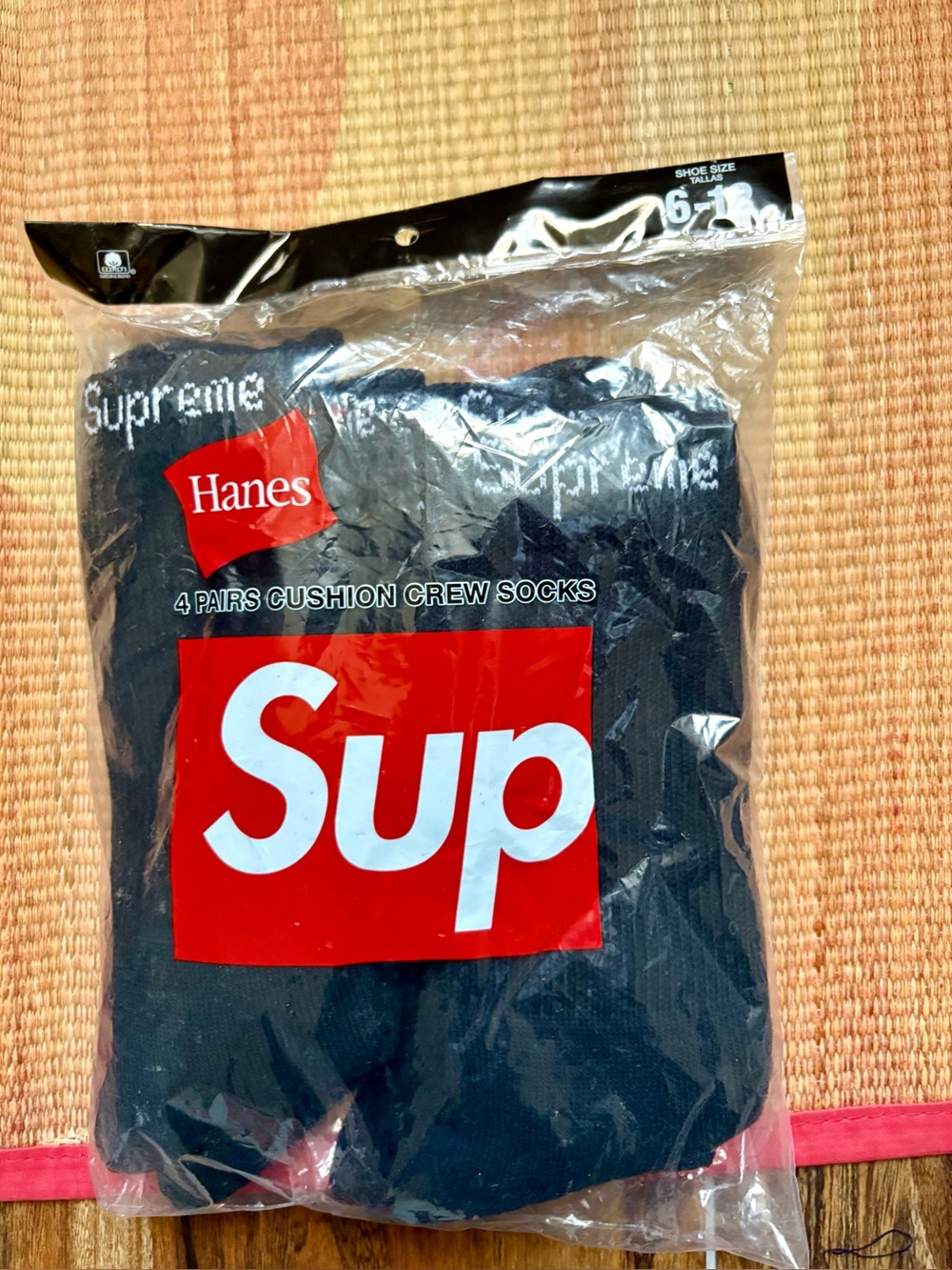 Supreme x Hanes Black Cushion Crew Socks - Pack of 4 Sz 6-12 men’s